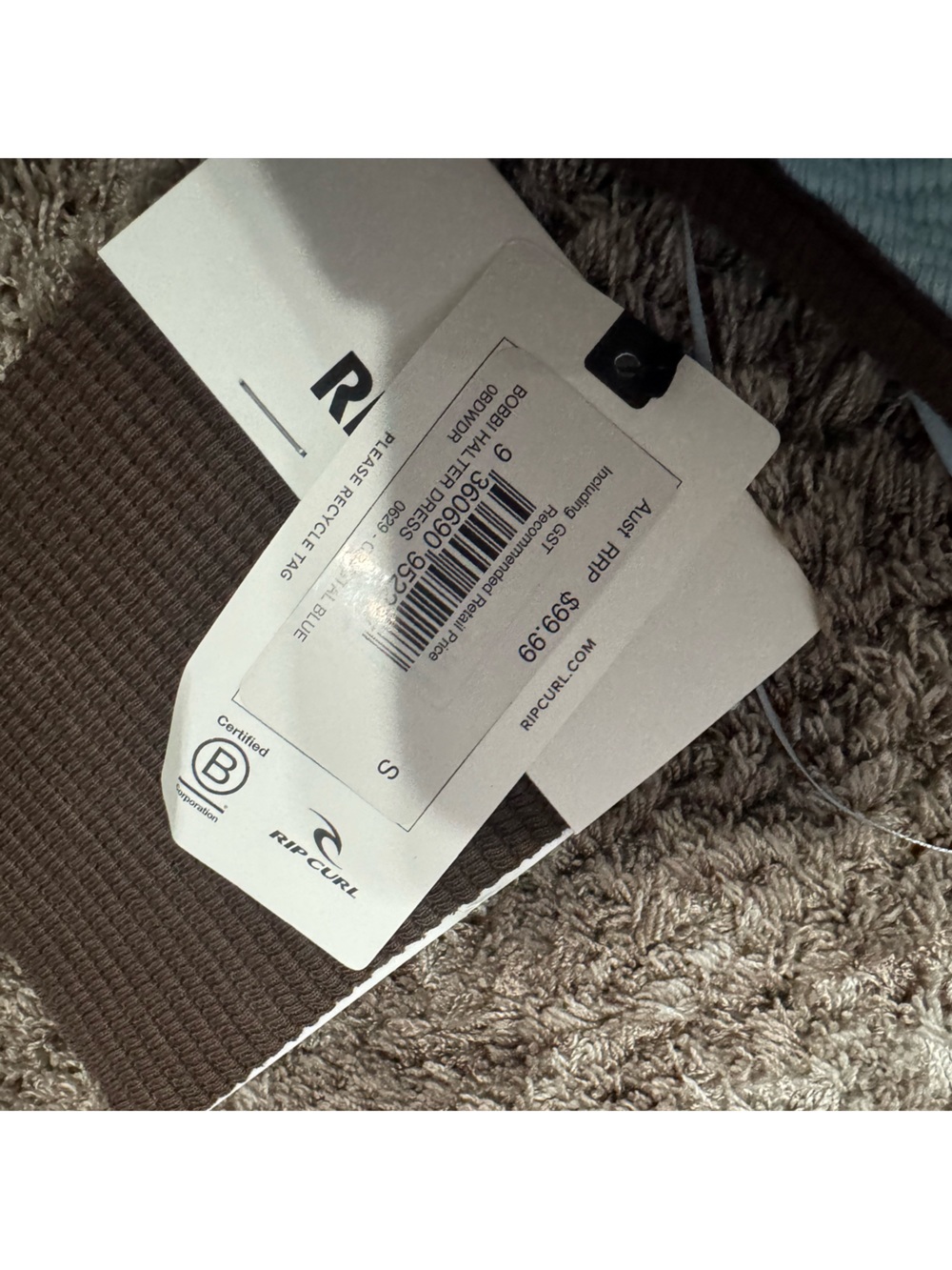 Rip curl halter dress - Picture 3 of 4